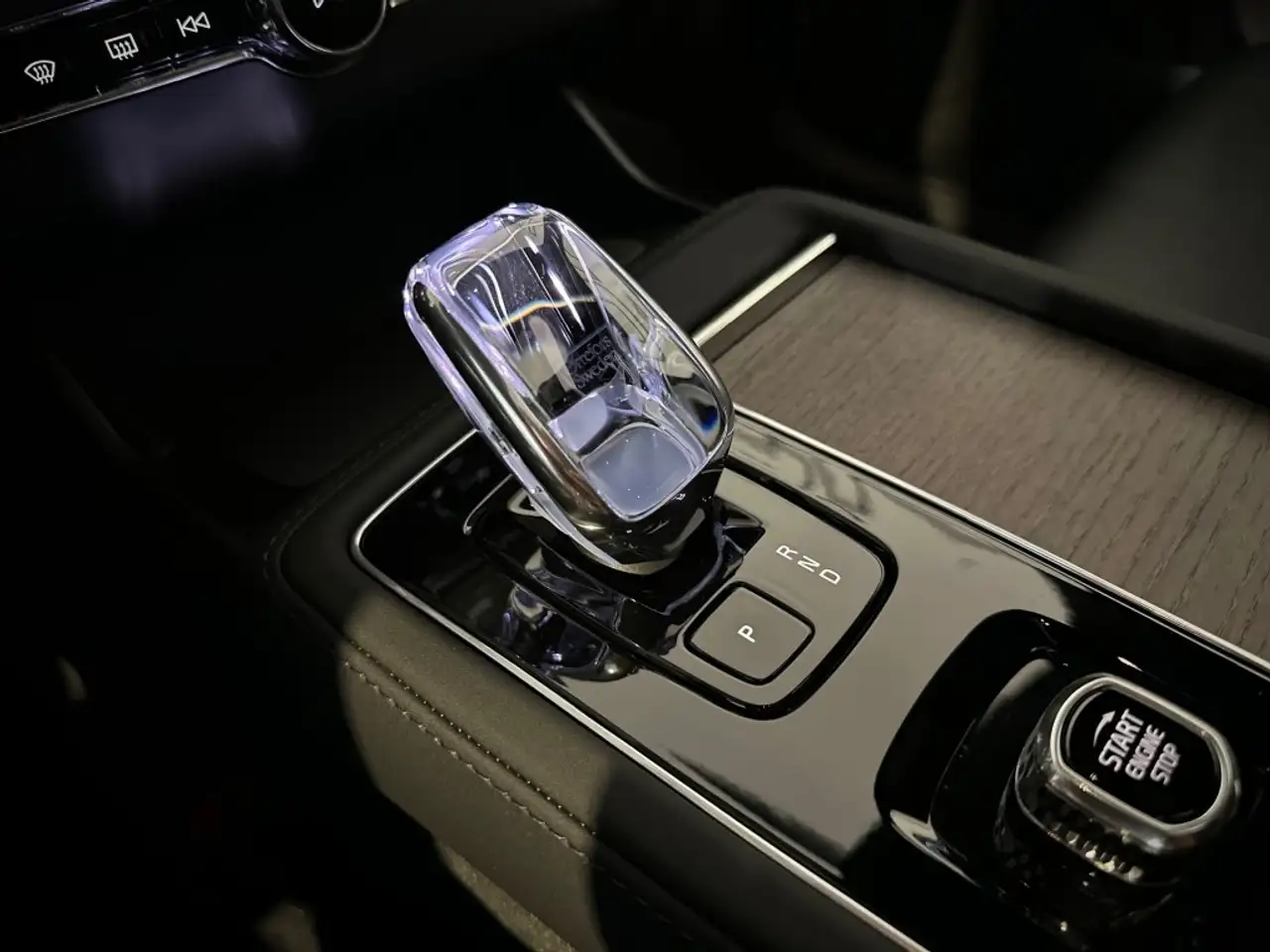 Volvo XC90 2.0 T8 AWD ULDAEXED l PANO l B & W l LUCHTVER. l E, миниатюра 28