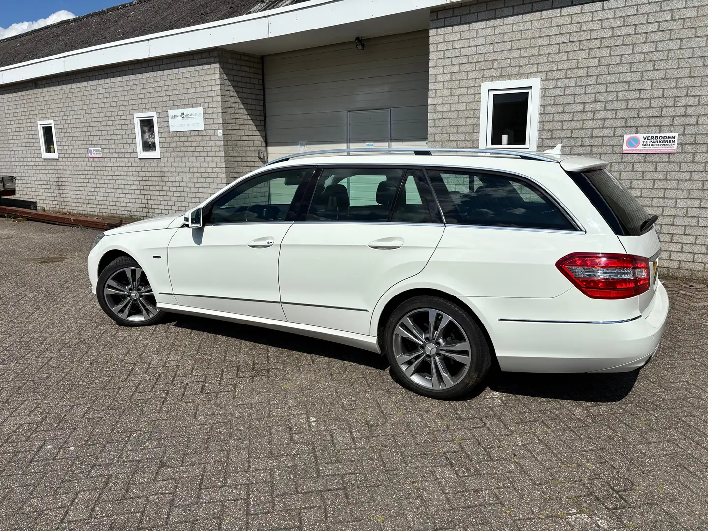 Mercedes-Benz E 200 E 200 Bns Cl. Av.g Wit - 2