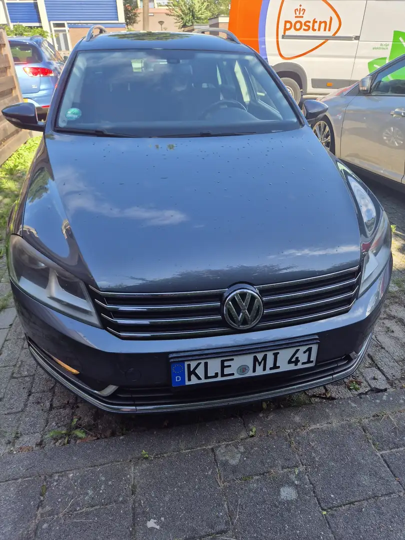Volkswagen Passat 1.6 TDI BlueMotion Grau - 1