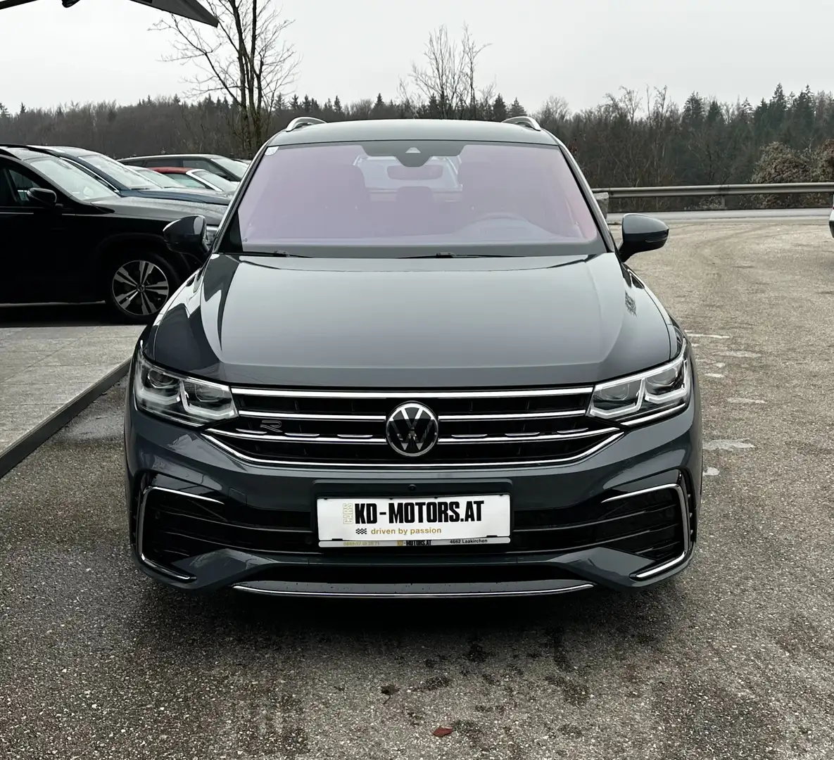 Volkswagen Tiguan 1,5 TSI DSG *R-Line*HUD*360°*Standheizung* Grau - 2