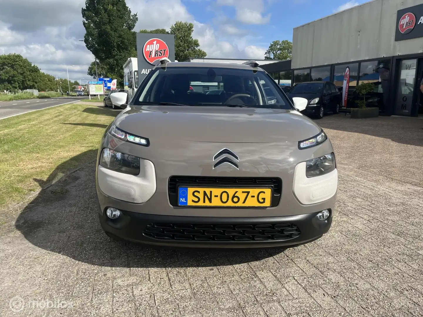 Citroen C4 Cactus 1.2 VTi Feel 202000 km met trekhaak. Kahverengi - 2