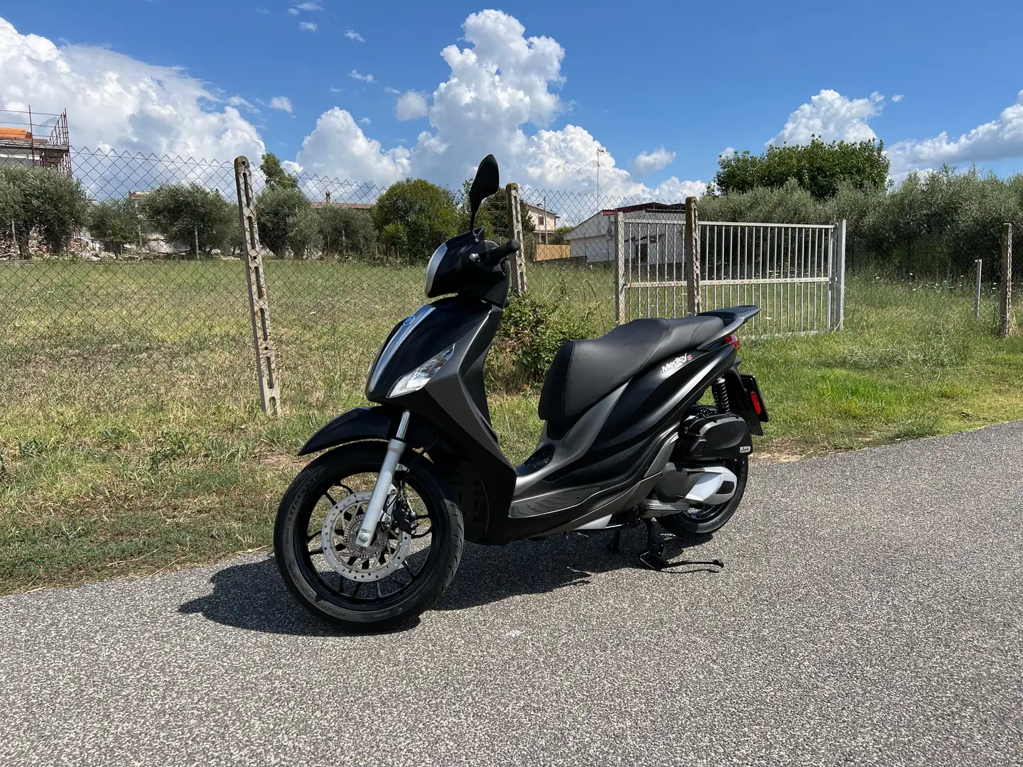 Piaggio Medley 150 Schwarz - 1
