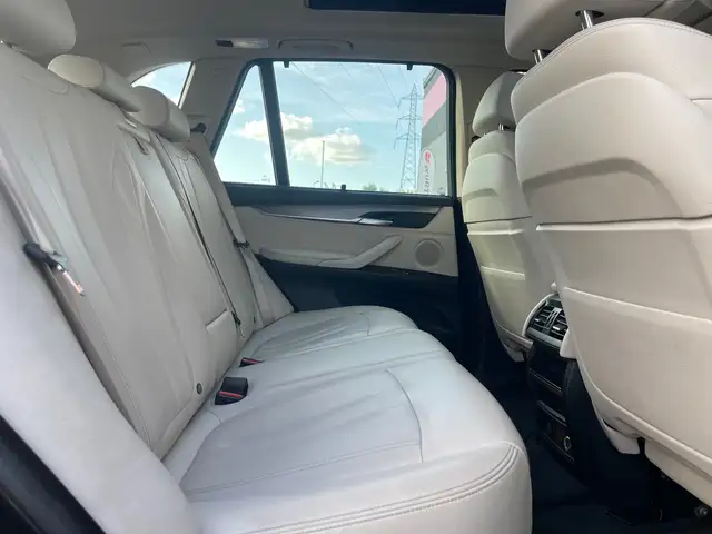 BMW X5 view 12