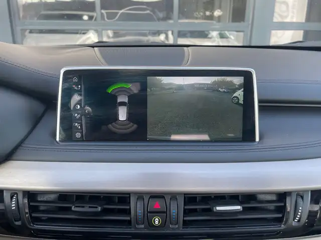 BMW X5 view 21