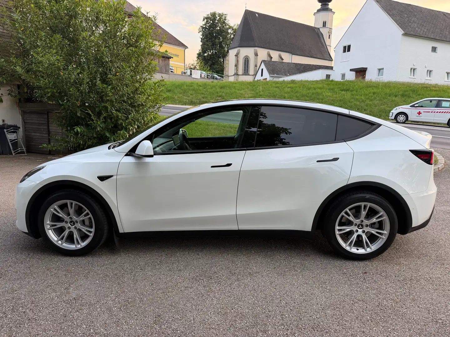 Tesla Model Y Model Y Long Range AWD 75kWh Weiß - 2