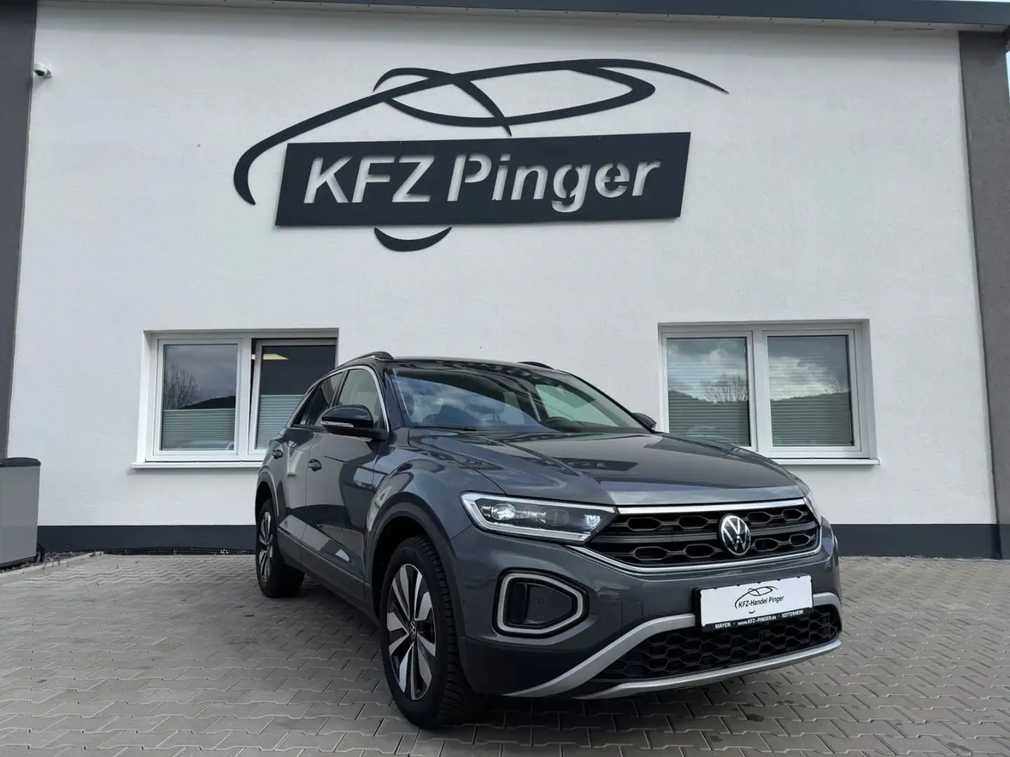 Volkswagen T-Roc Move Grau - 1