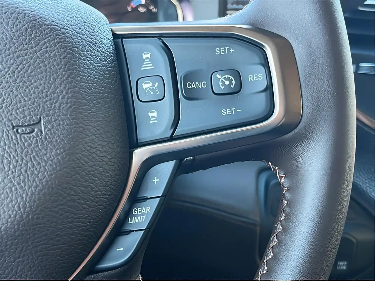RAM 3500 снимка RAM 3500