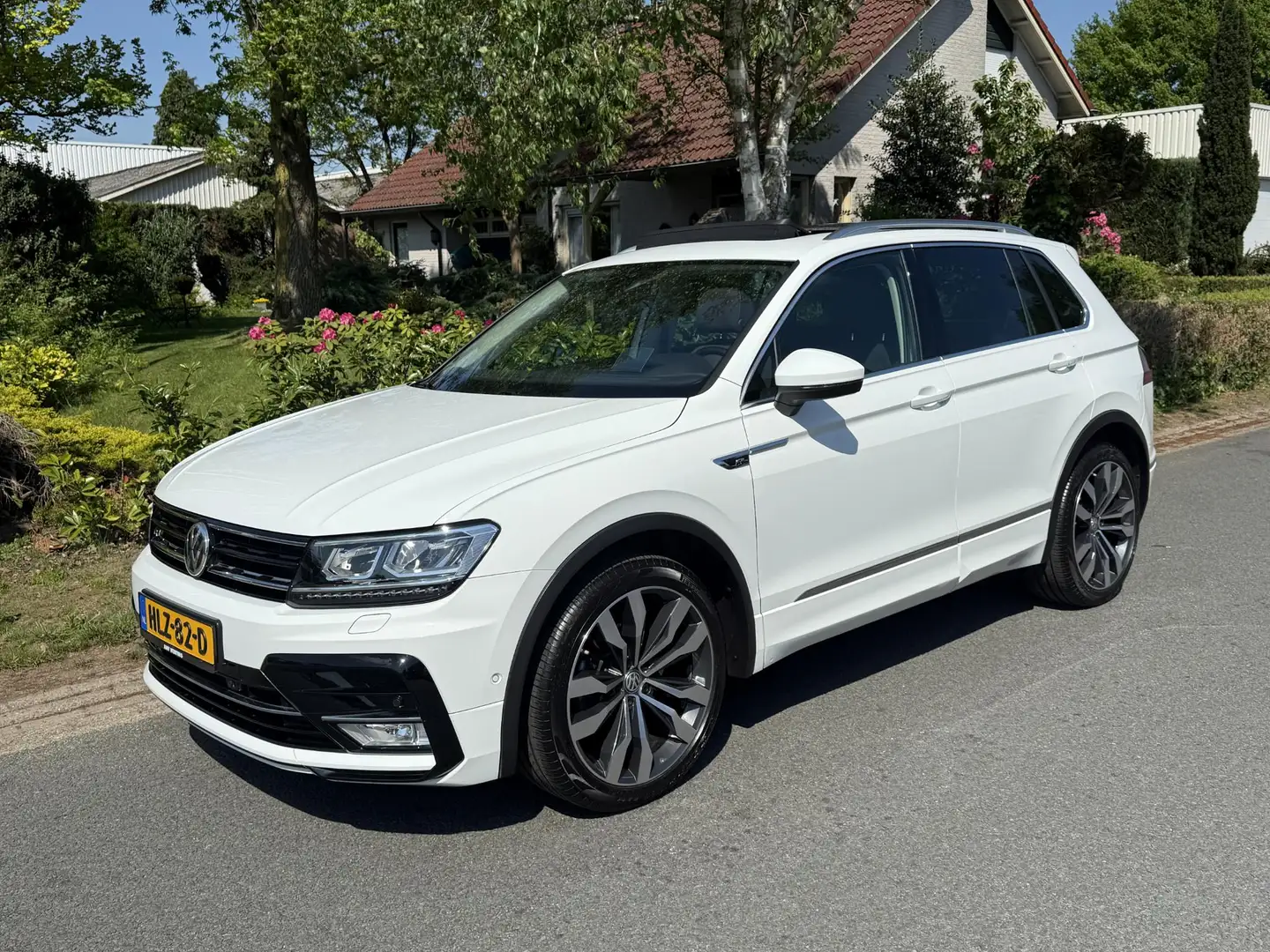 Volkswagen Tiguan 1.4 TSI 150PK DSG 4Motion R-Line•Pano•Trekhaak Weiß - 1