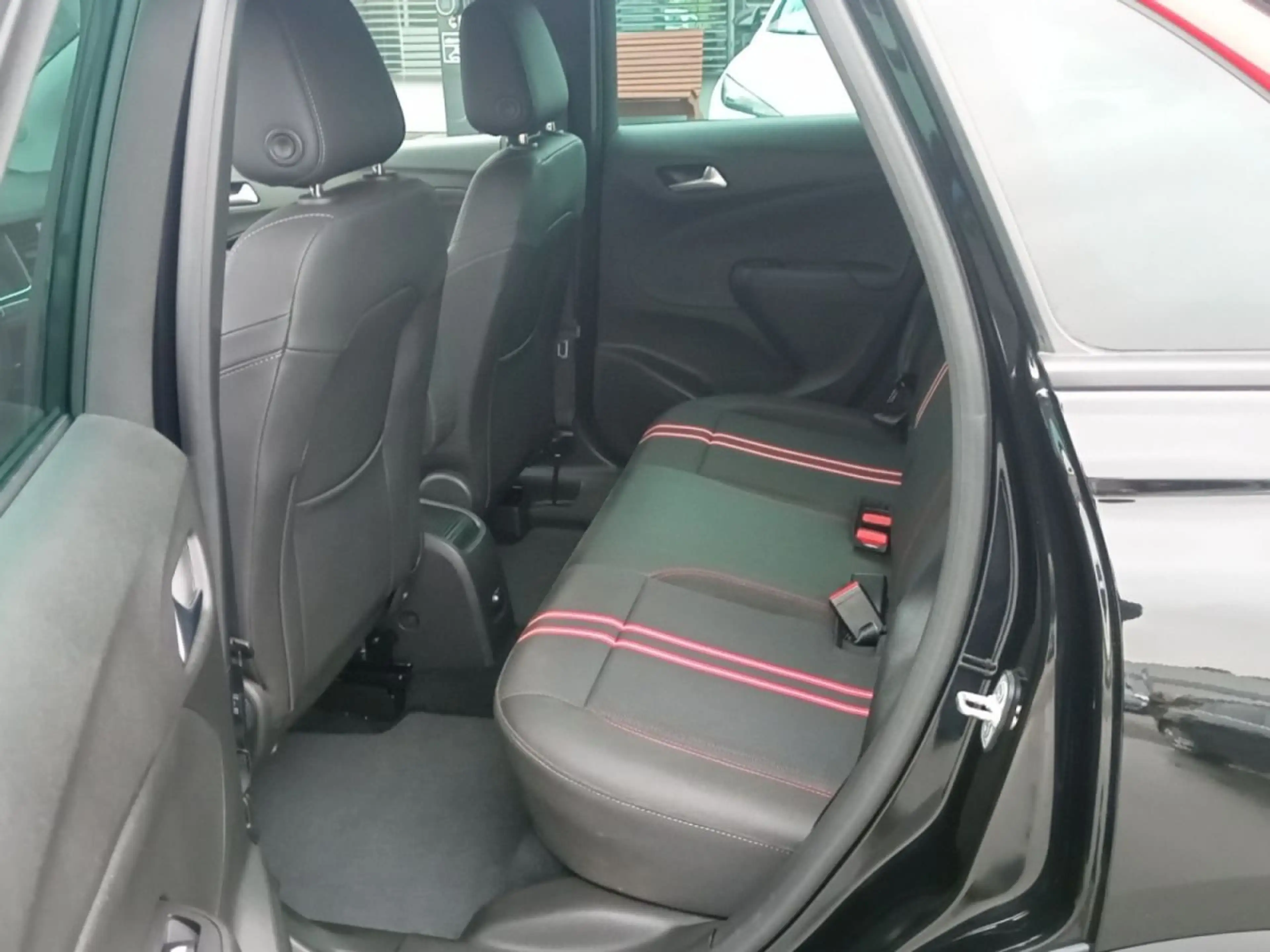 Opel Crossland 1,2 GS — photo 10
