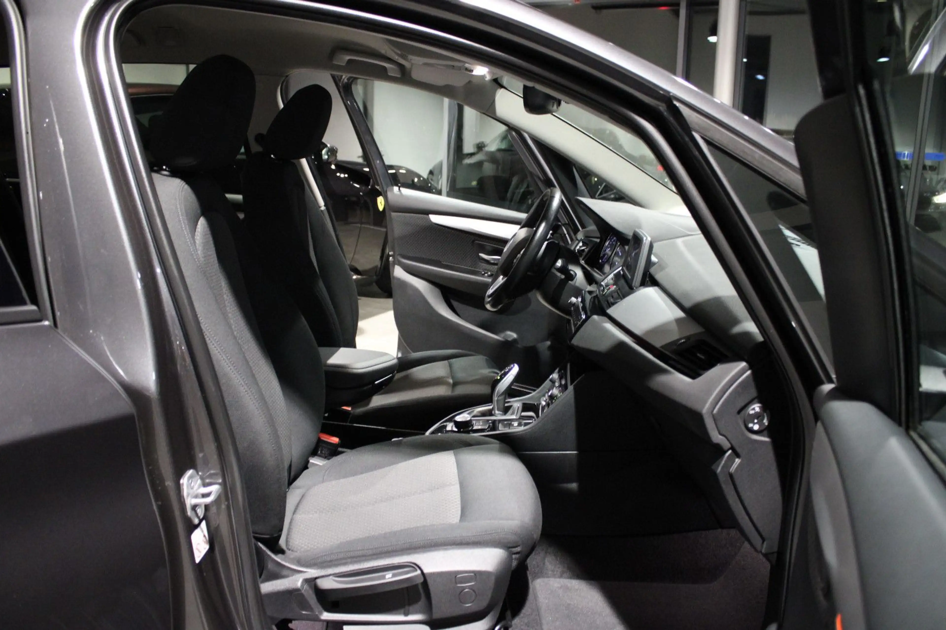BMW 218 218 GRAN TOURER AUTOMATIK/LED`S/7-SITZER/17" — photo 12