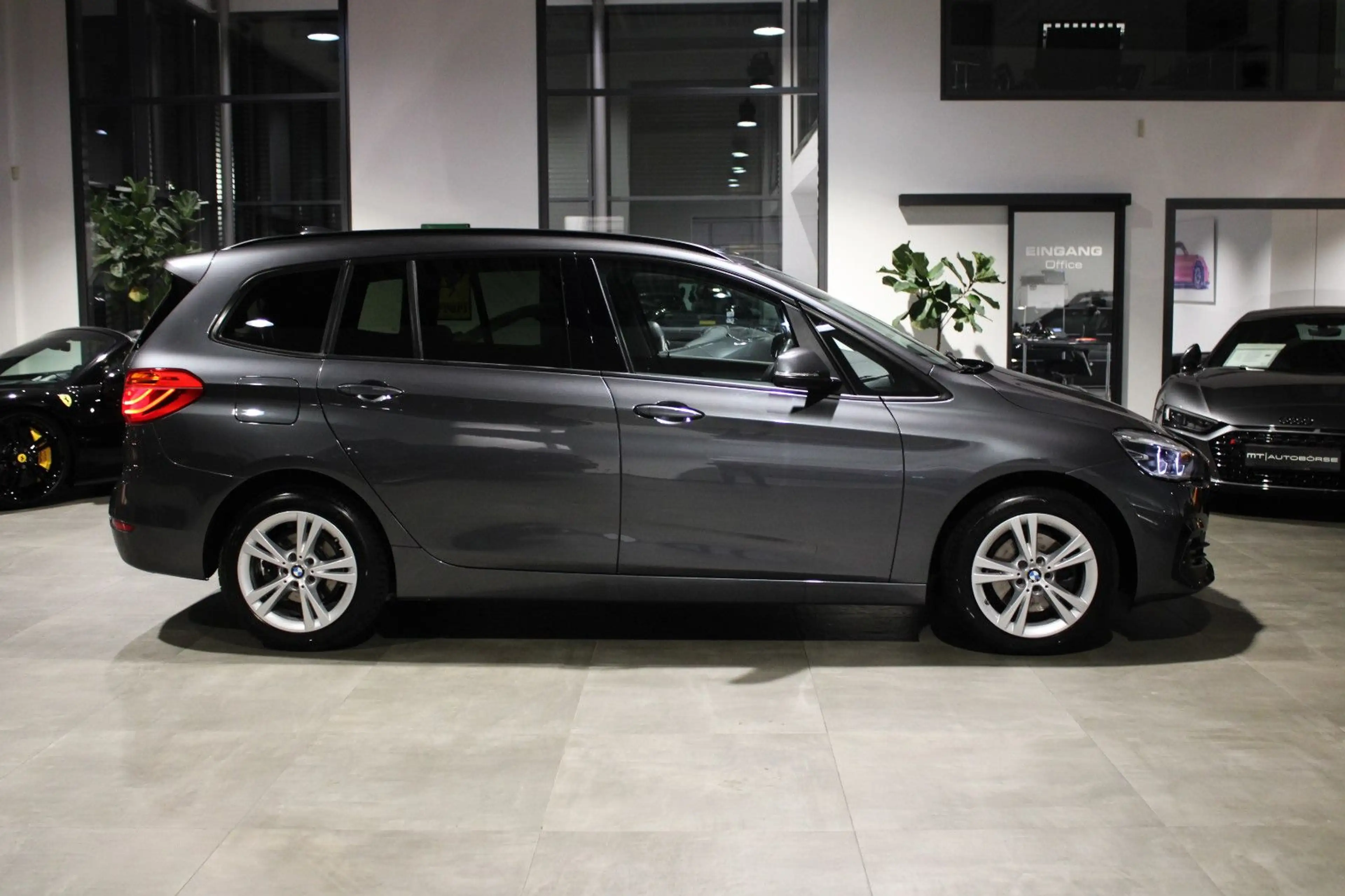 BMW 218 218 GRAN TOURER AUTOMATIK/LED`S/7-SITZER/17" — photo 11