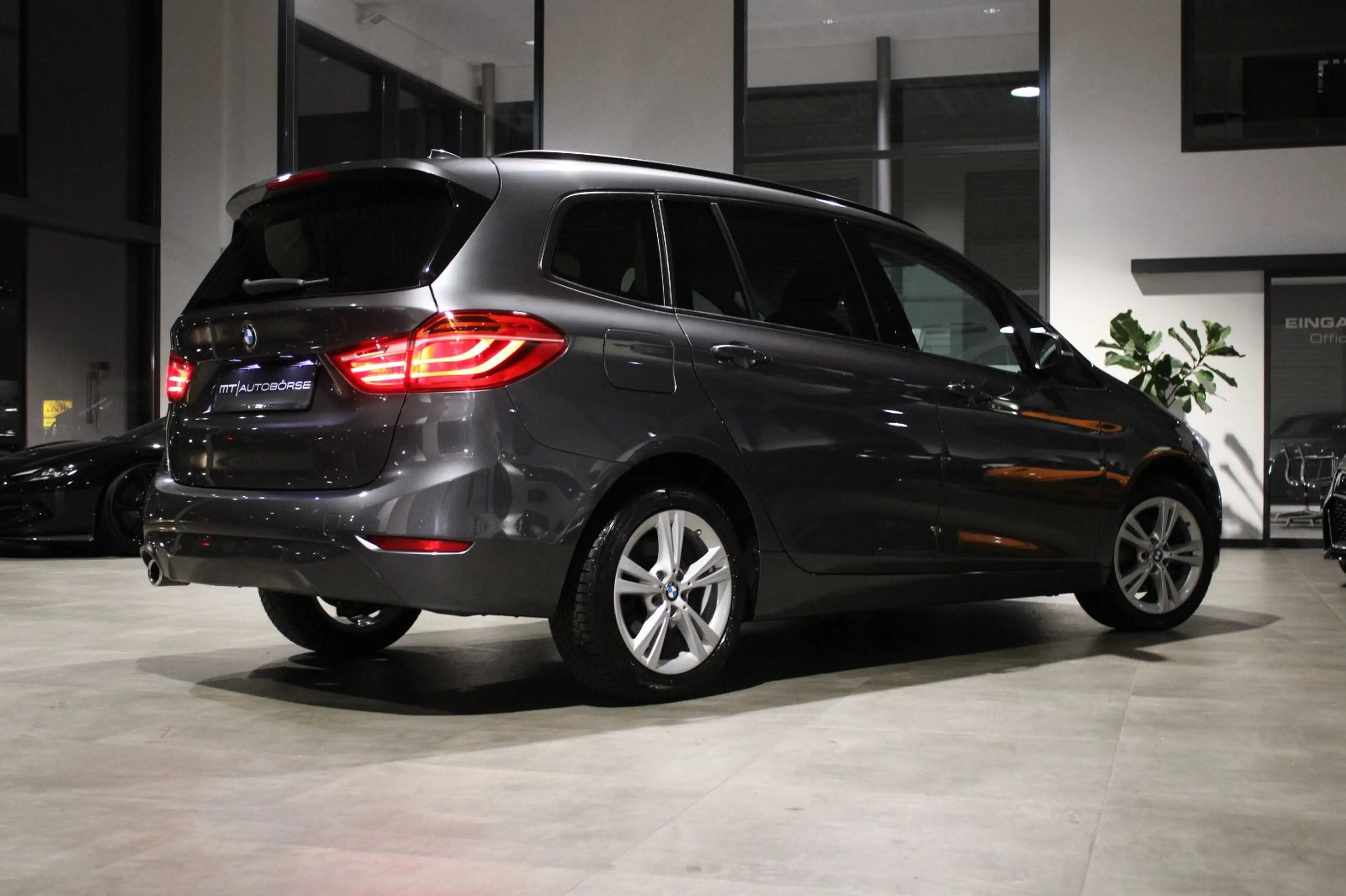 BMW 218 218 GRAN TOURER AUTOMATIK/LED`S/7-SITZER/17" — photo 13