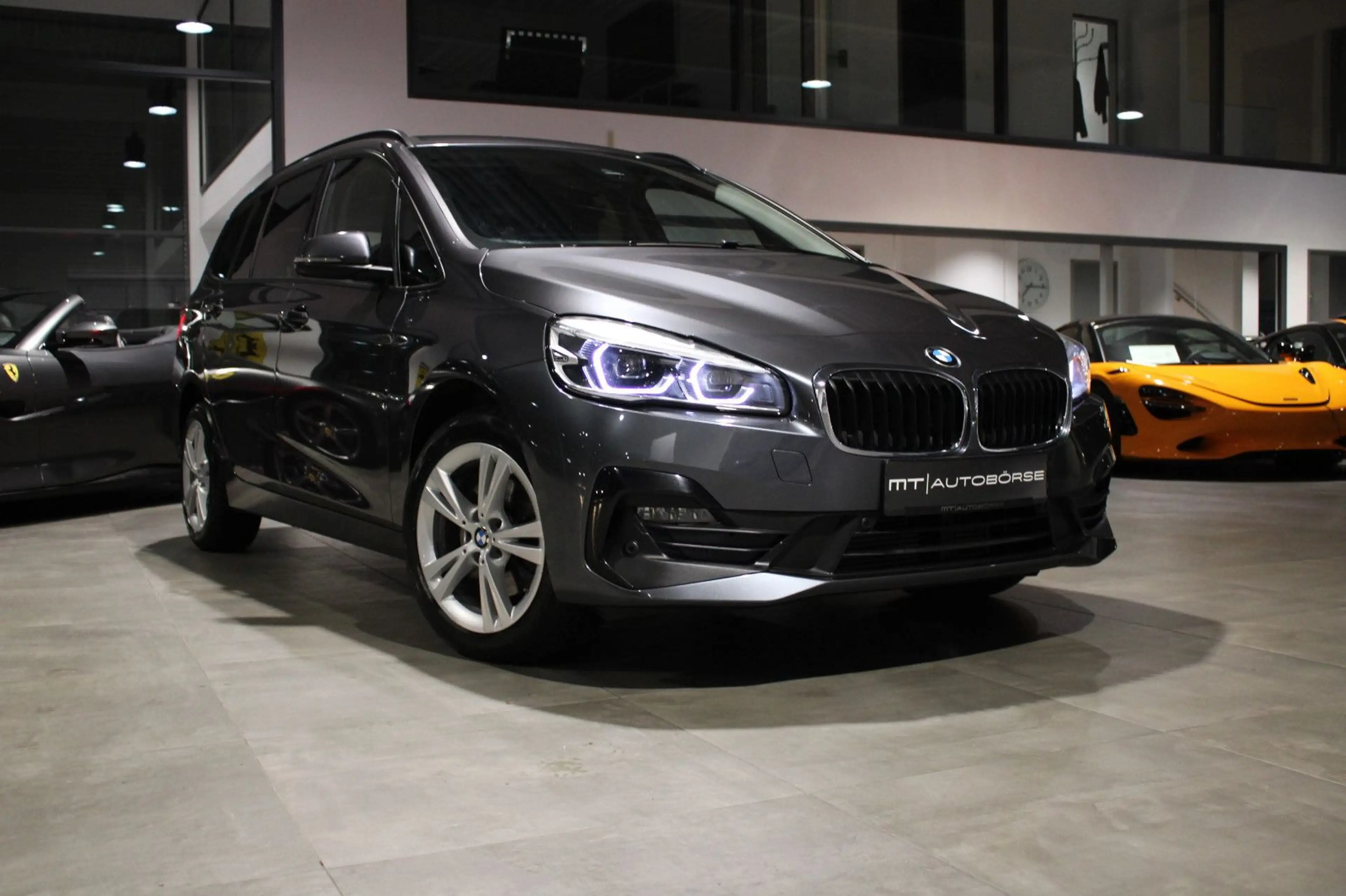 BMW 218 218 GRAN TOURER AUTOMATIK/LED`S/7-SITZER/17" — photo 15