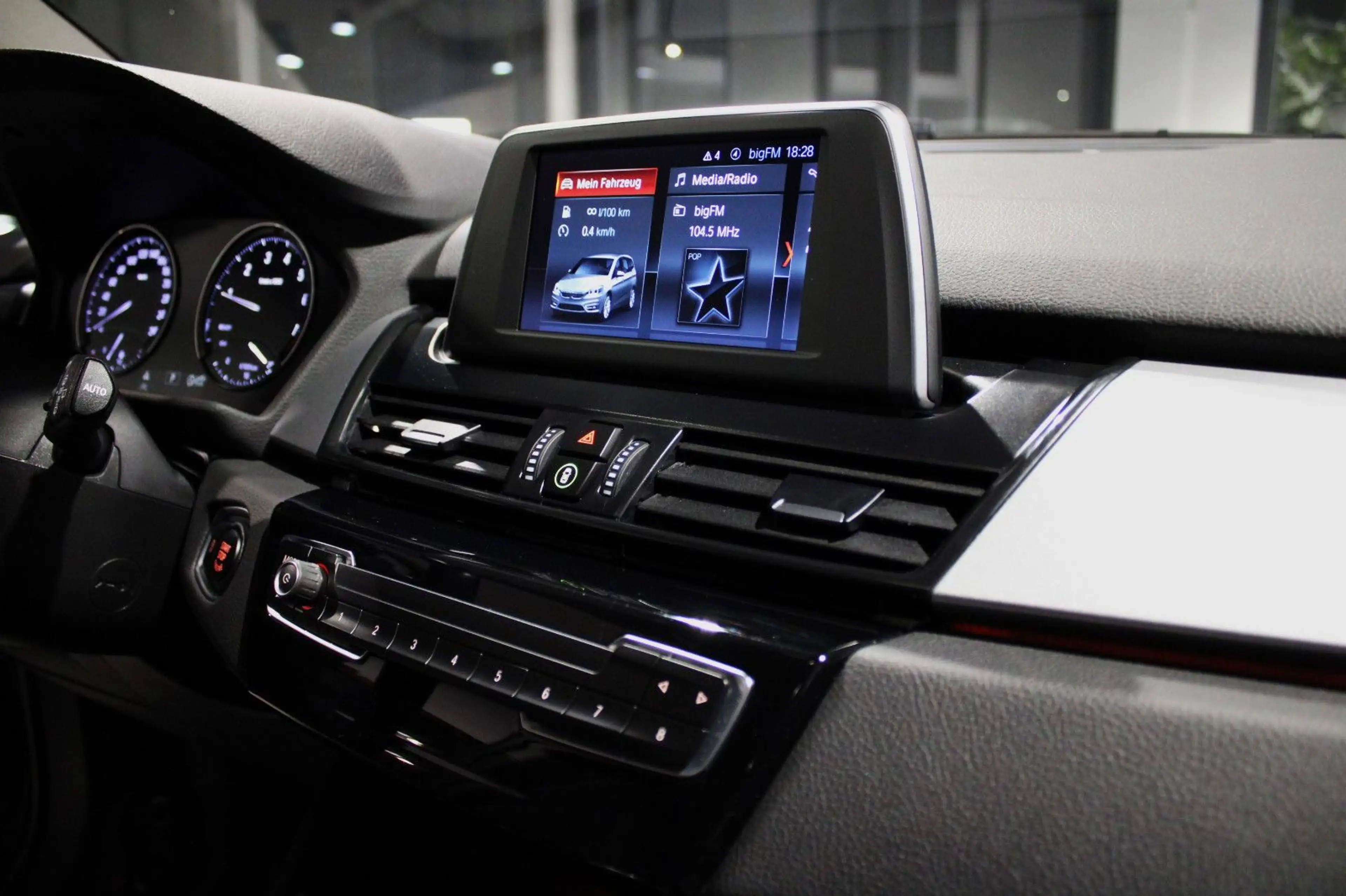 BMW 218 218 GRAN TOURER AUTOMATIK/LED`S/7-SITZER/17" — photo 9