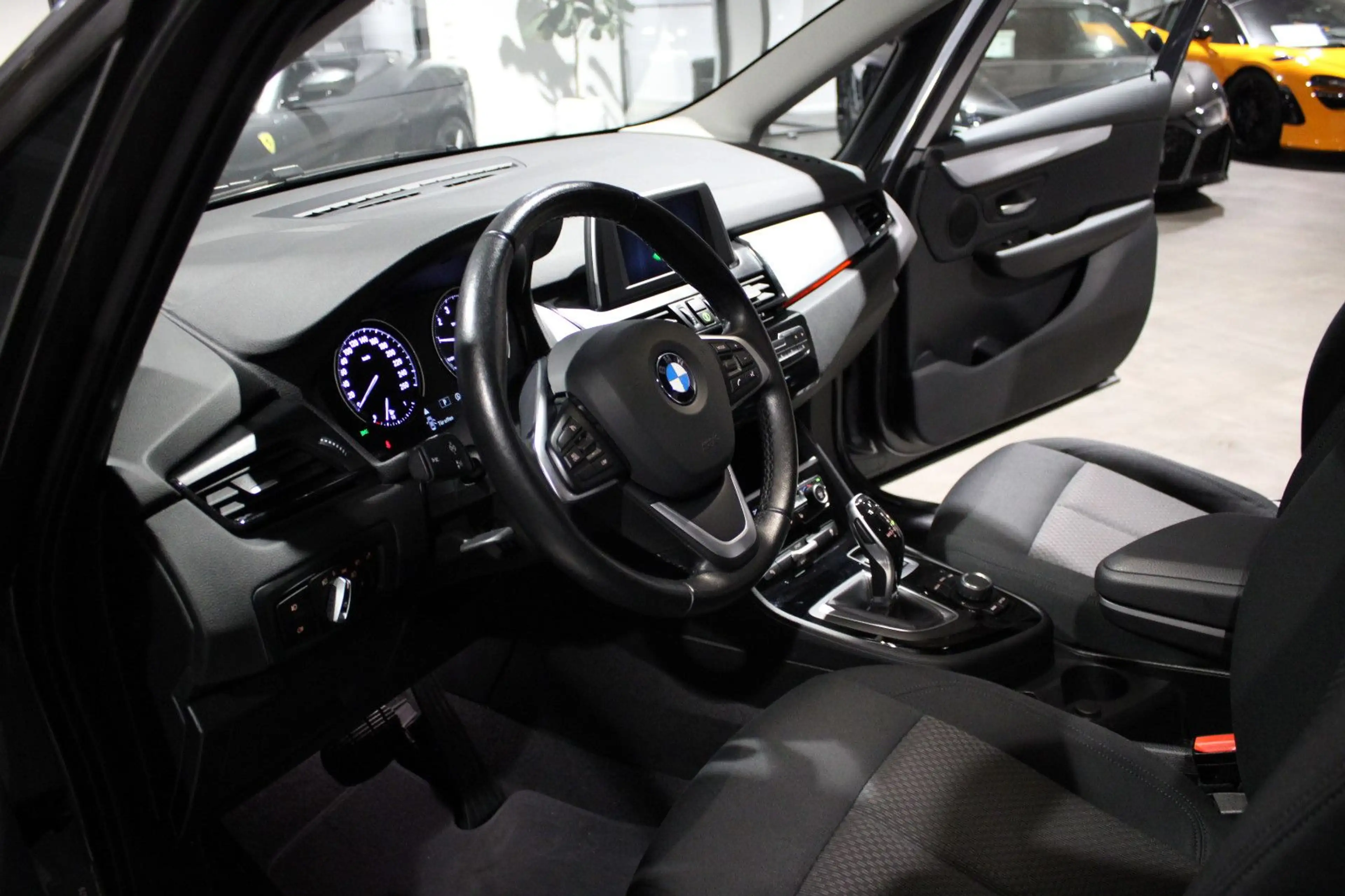 BMW 218 218 GRAN TOURER AUTOMATIK/LED`S/7-SITZER/17" — photo 3