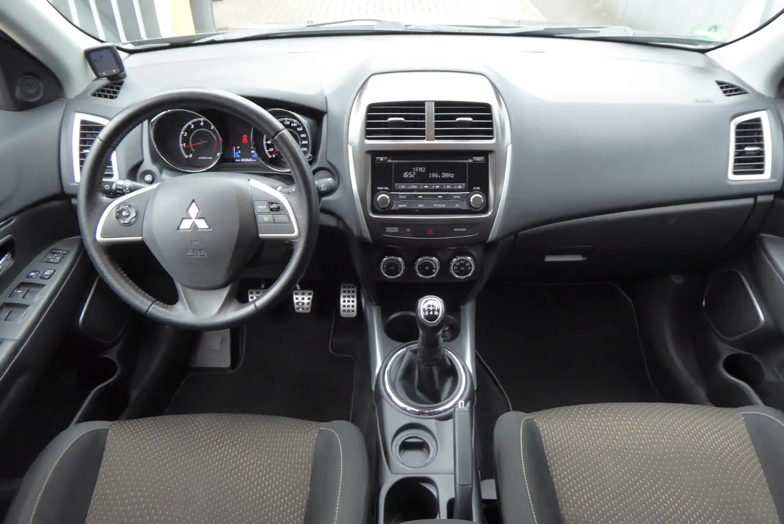 Mitsubishi ASX Edition 2WD 1.Hand original 32.624 km! Braun - 2