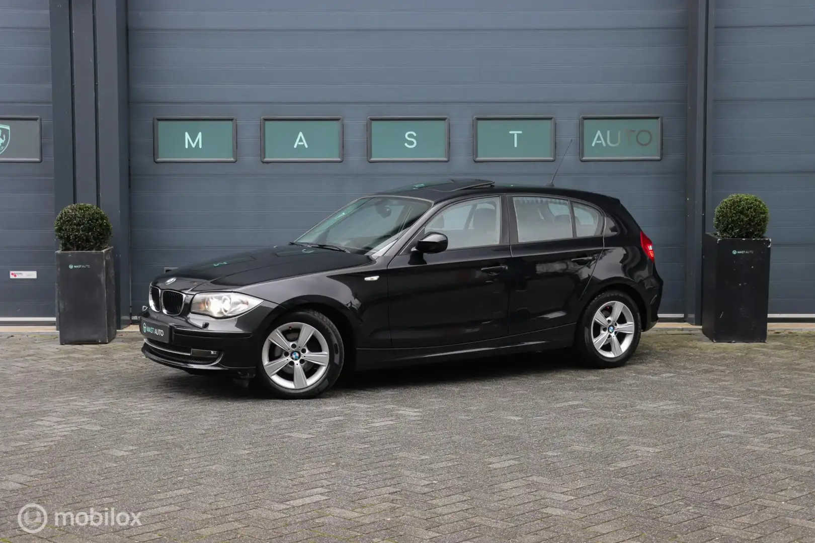 BMW 116 1-serie 116i|Schuifdak|PDC|Xenon|Stoelverwarming Schwarz - 1
