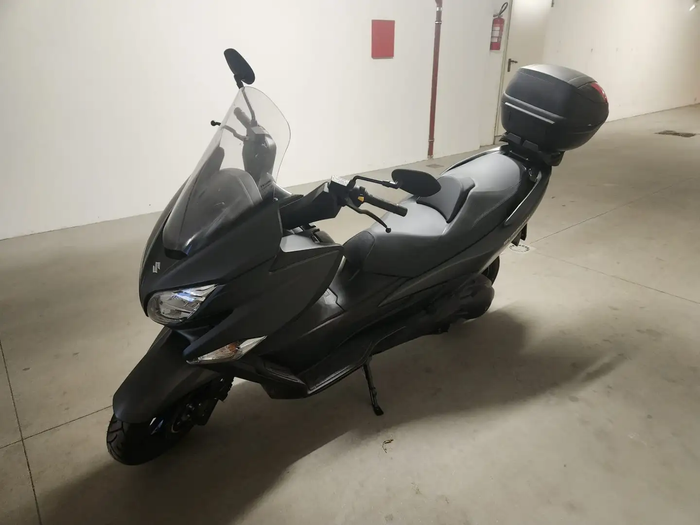 Suzuki Burgman 400 Gri - 2