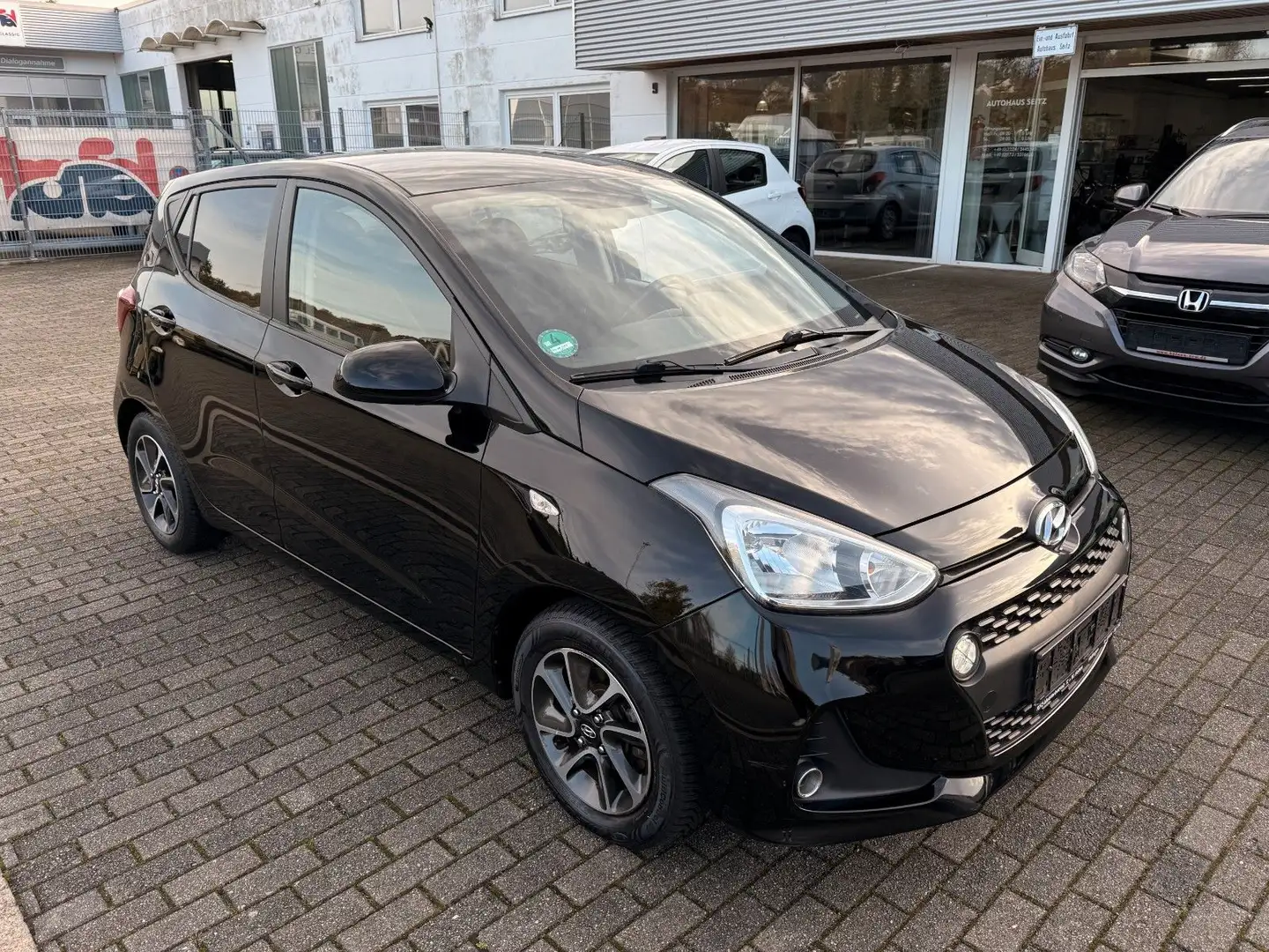 Hyundai i10 1.2 Schwarz - 1