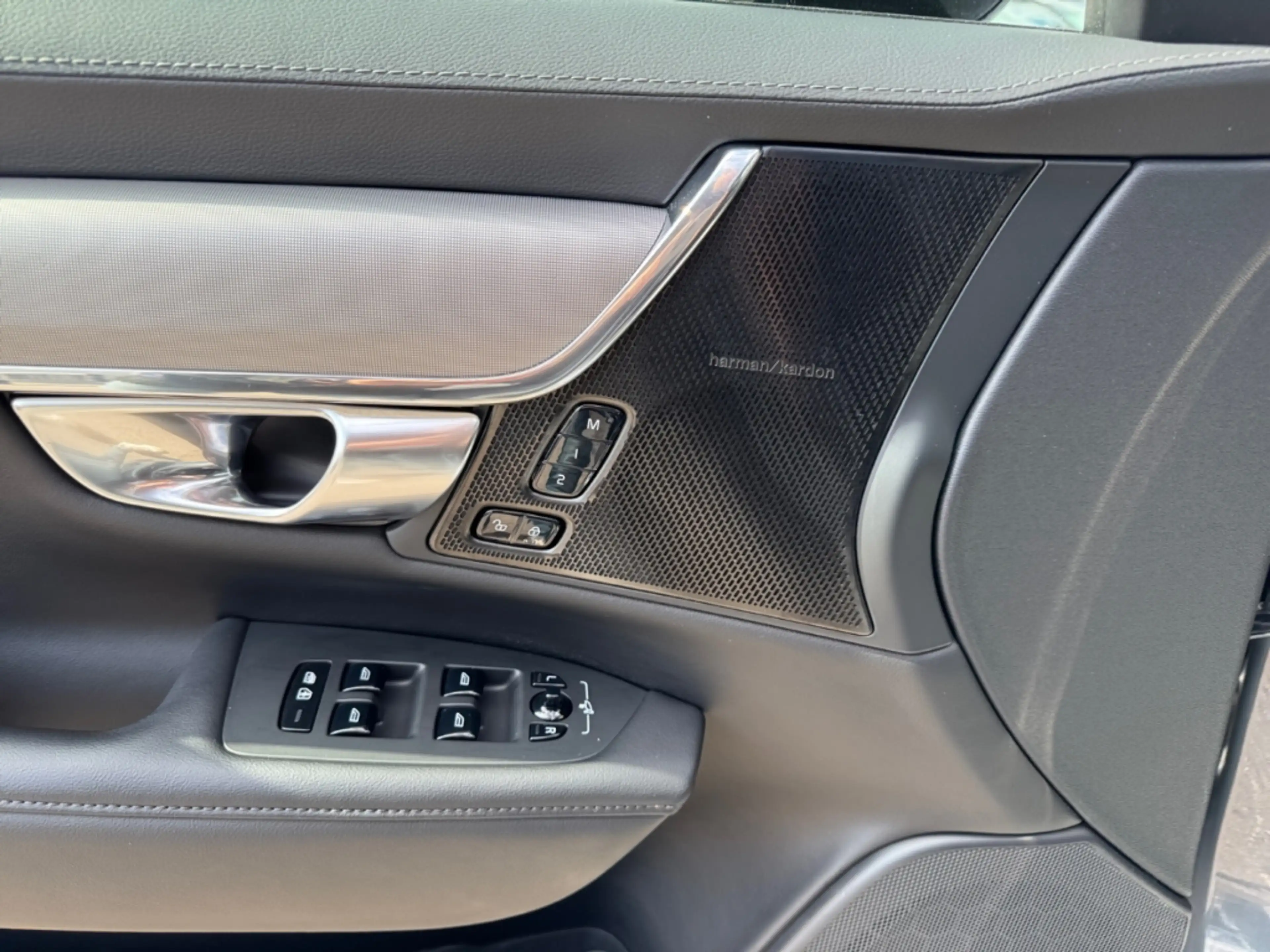 Volvo V90 B4 Plus Dark Harman&Kardon Navi Leder Digitales Co — photo 13