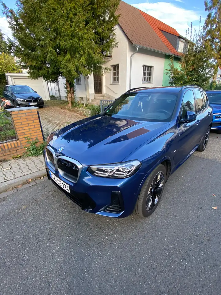 BMW iX3