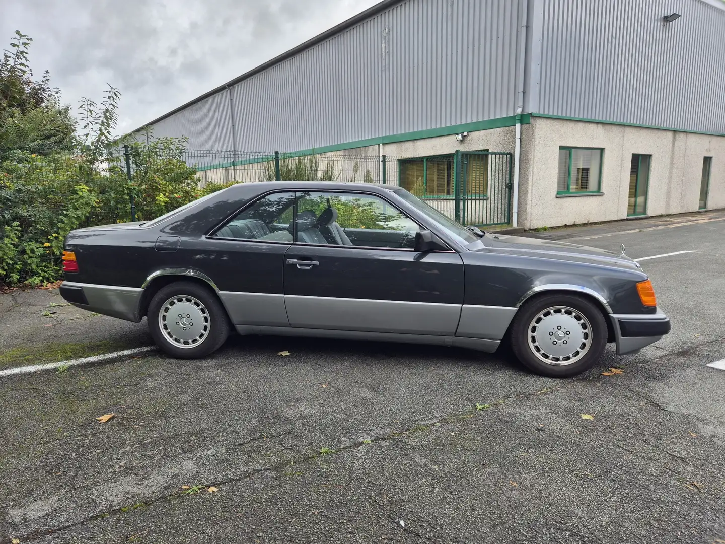 Mercedes-Benz 230 CE - 2