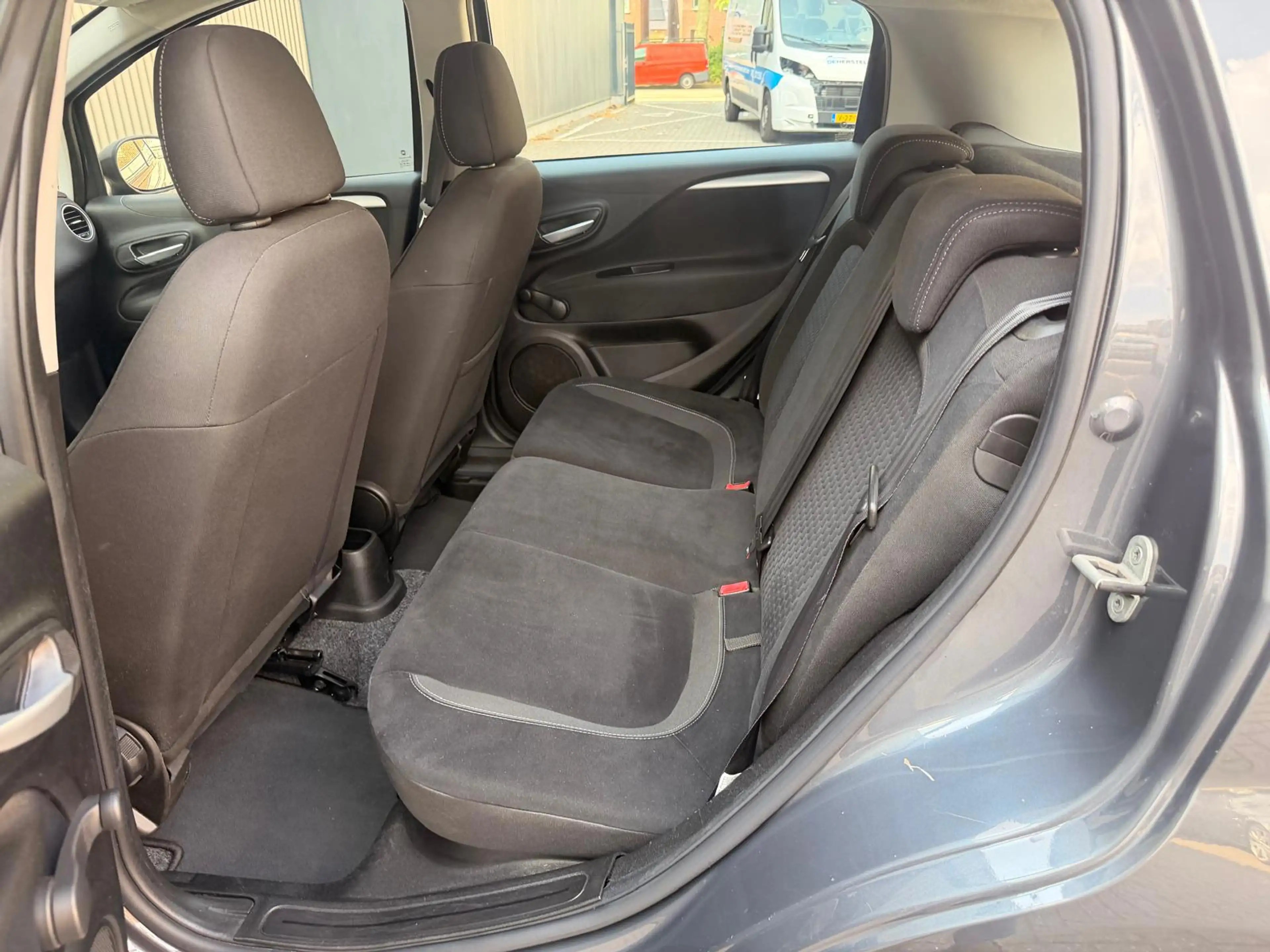 Fiat Punto Evo 0.9 TwinAir Lounge Airco|Centrale deurvegrendeling — photo 9