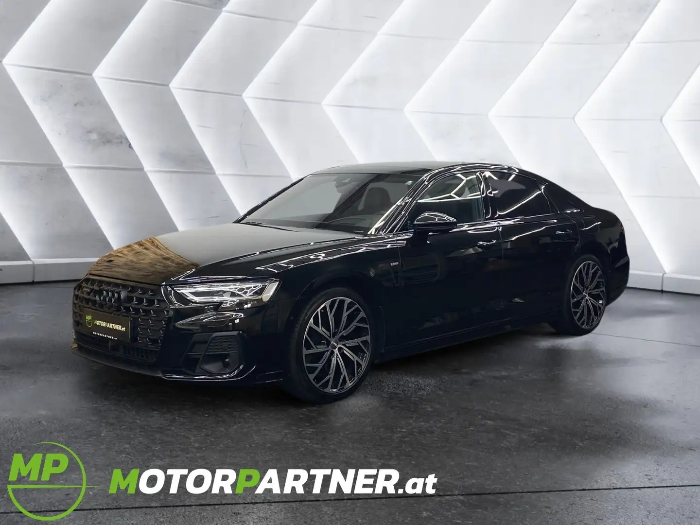 Audi A8 60 TFSIe **ALL BLACK** quattro **S-Line** VOLL Zwart - 1
