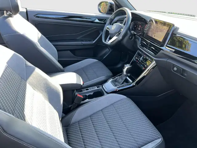Volkswagen T-Roc view 13