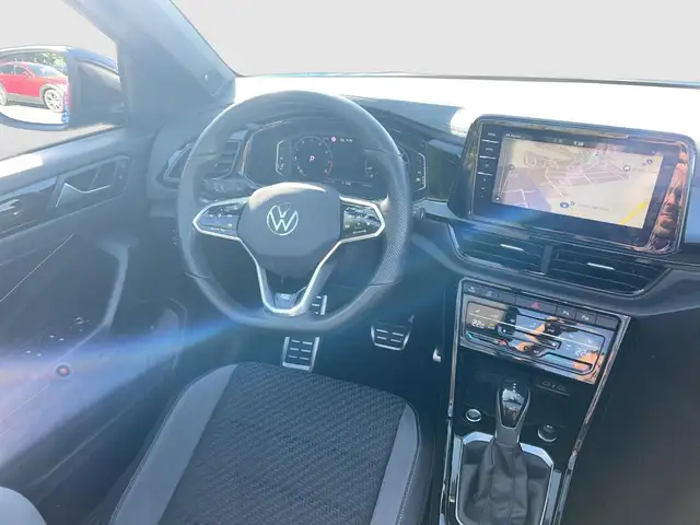 Volkswagen T-Roc view 11