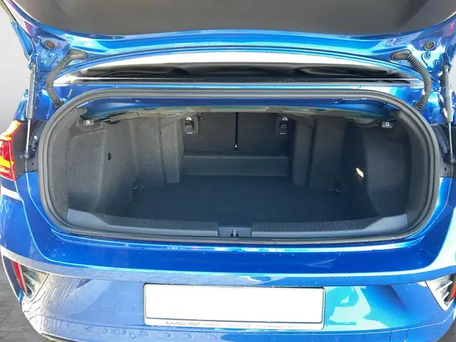 Volkswagen T-Roc view 12