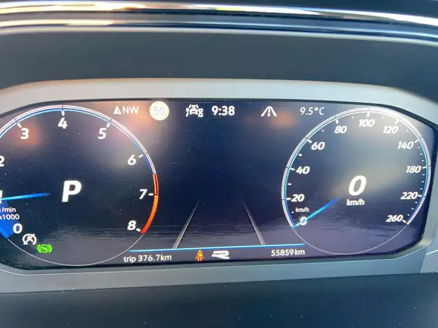 Volkswagen T-Roc view 10