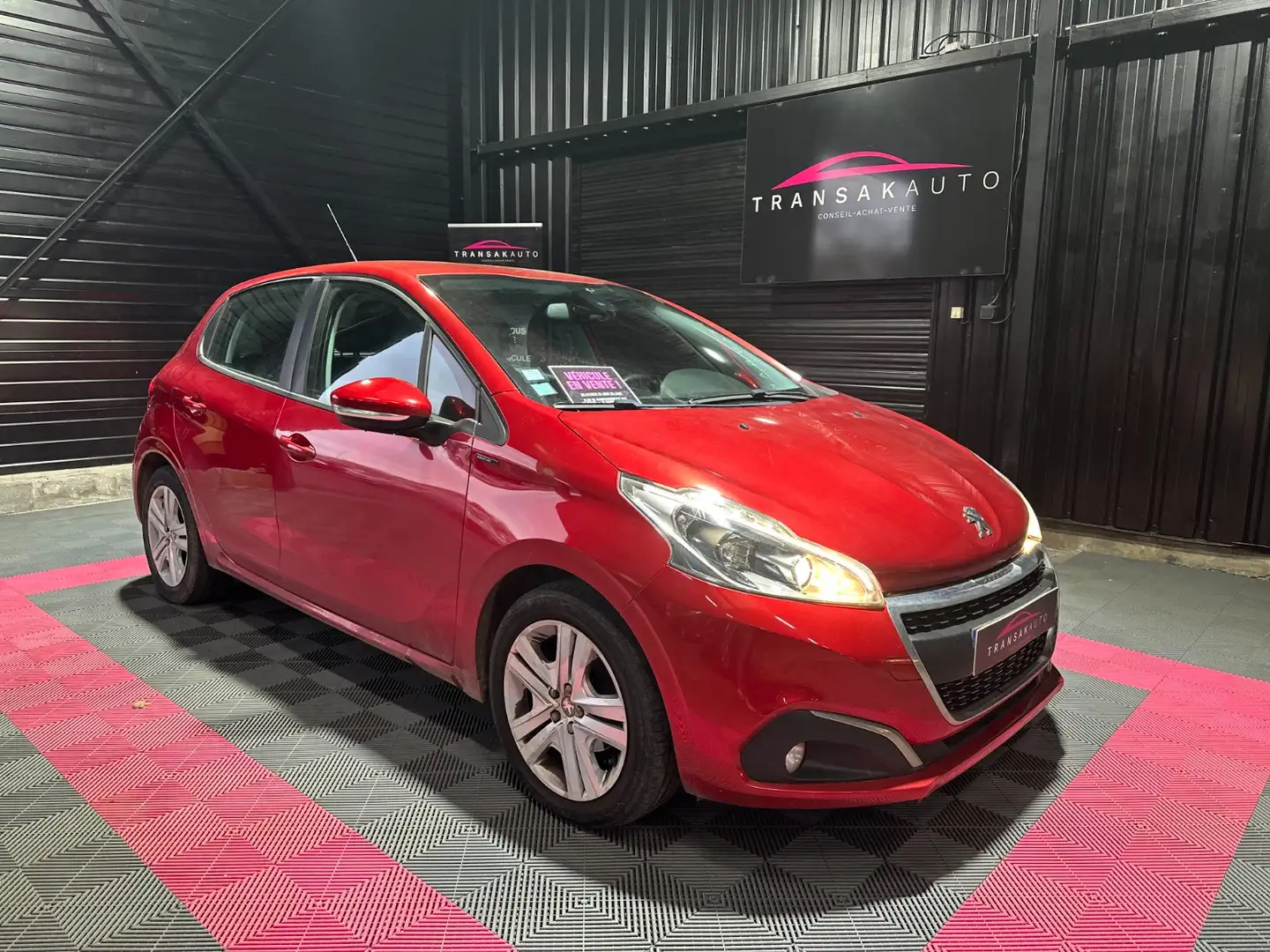 Peugeot 208 208 PureTech 82ch S\u0026amp;S BVM5 Signature Rouge - 2