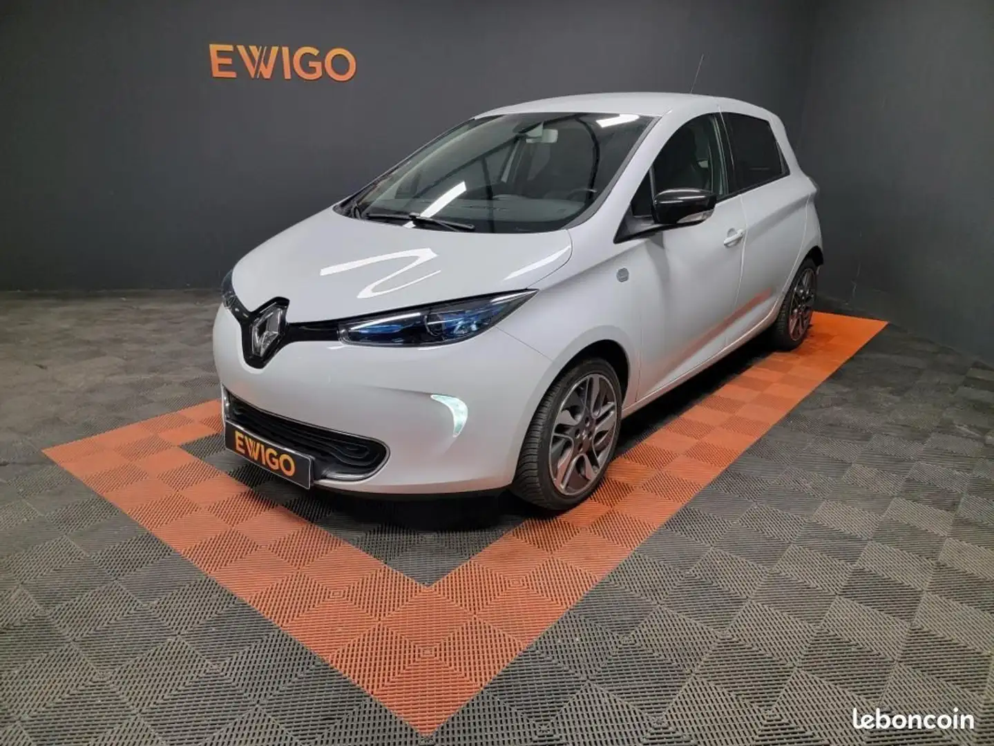 Renault ZOE R90 ZE 90ch INTENS STAR WARS Blanc - 1