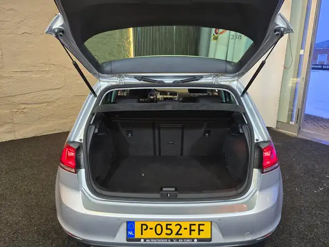Volkswagen Golf view 24
