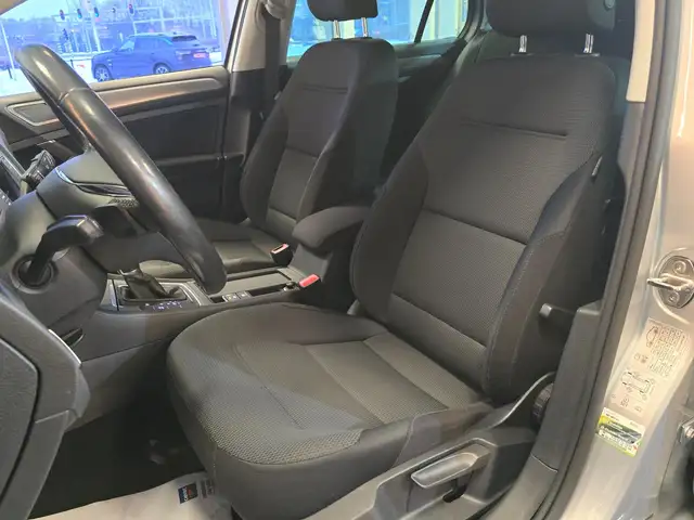Volkswagen Golf view 12
