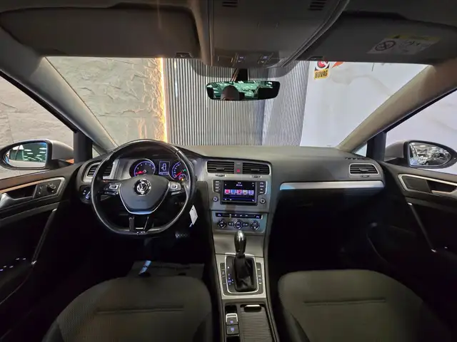 Volkswagen Golf view 11