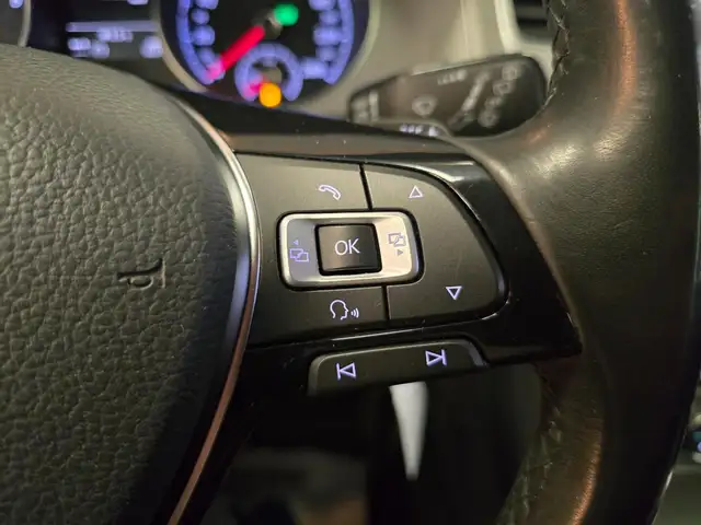 Volkswagen Golf view 18