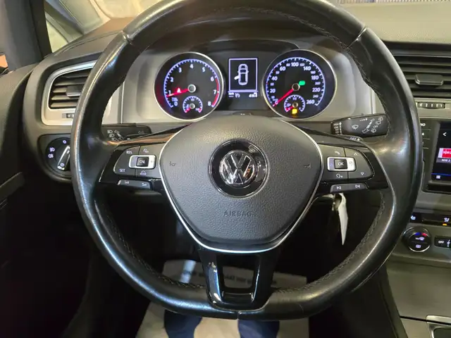 Volkswagen Golf view 14