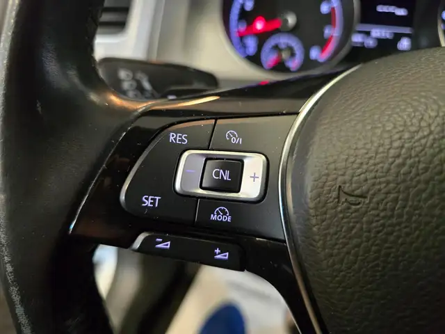 Volkswagen Golf view 17