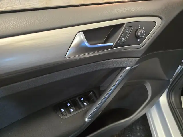 Volkswagen Golf view 15