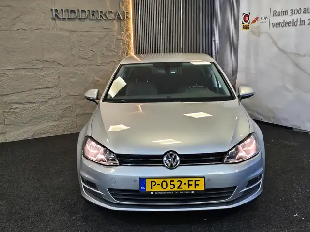Volkswagen Golf view 5