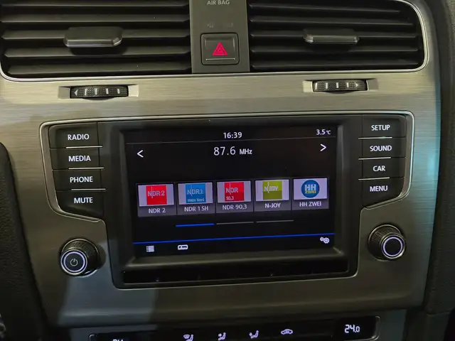 Volkswagen Golf view 19
