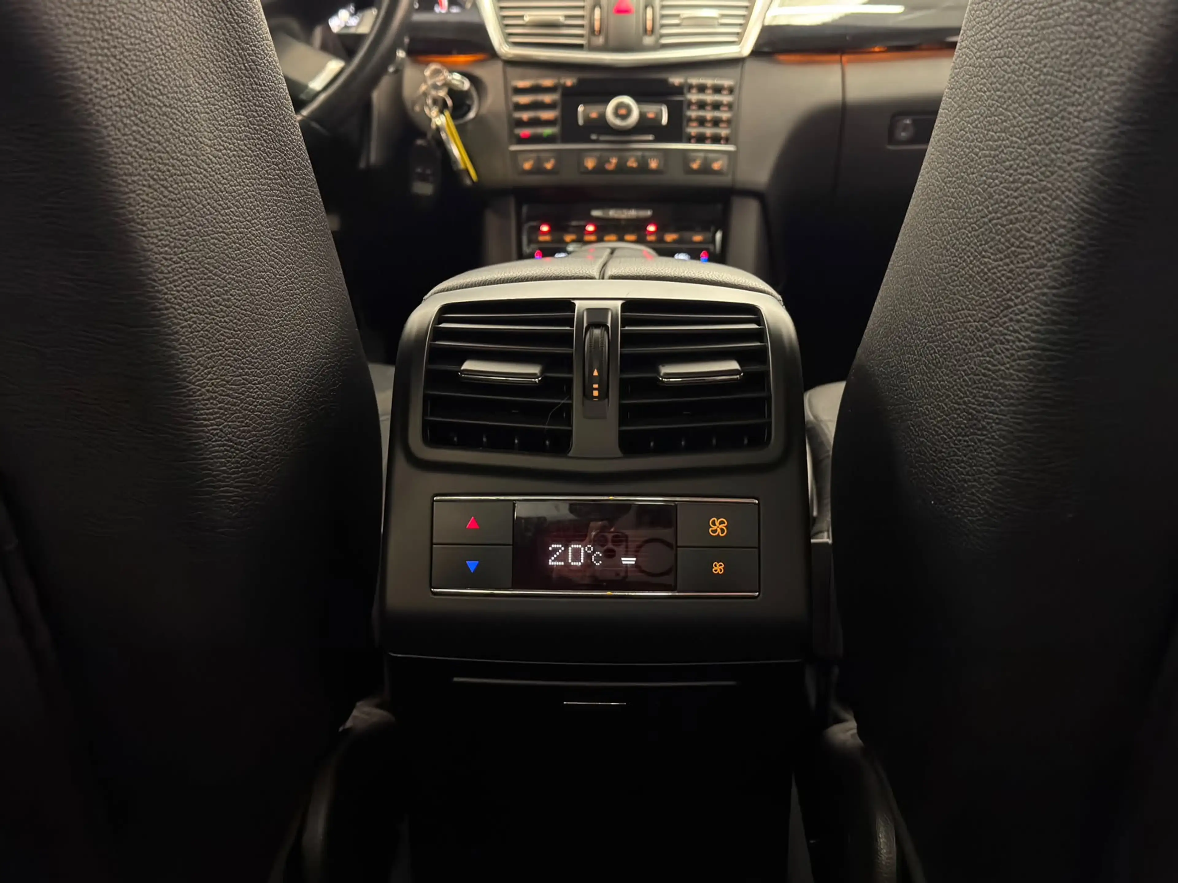 Mercedes-Benz E 350 CDI 4-Matic / AMG / Memory / Distronic / Standkach — photo 9