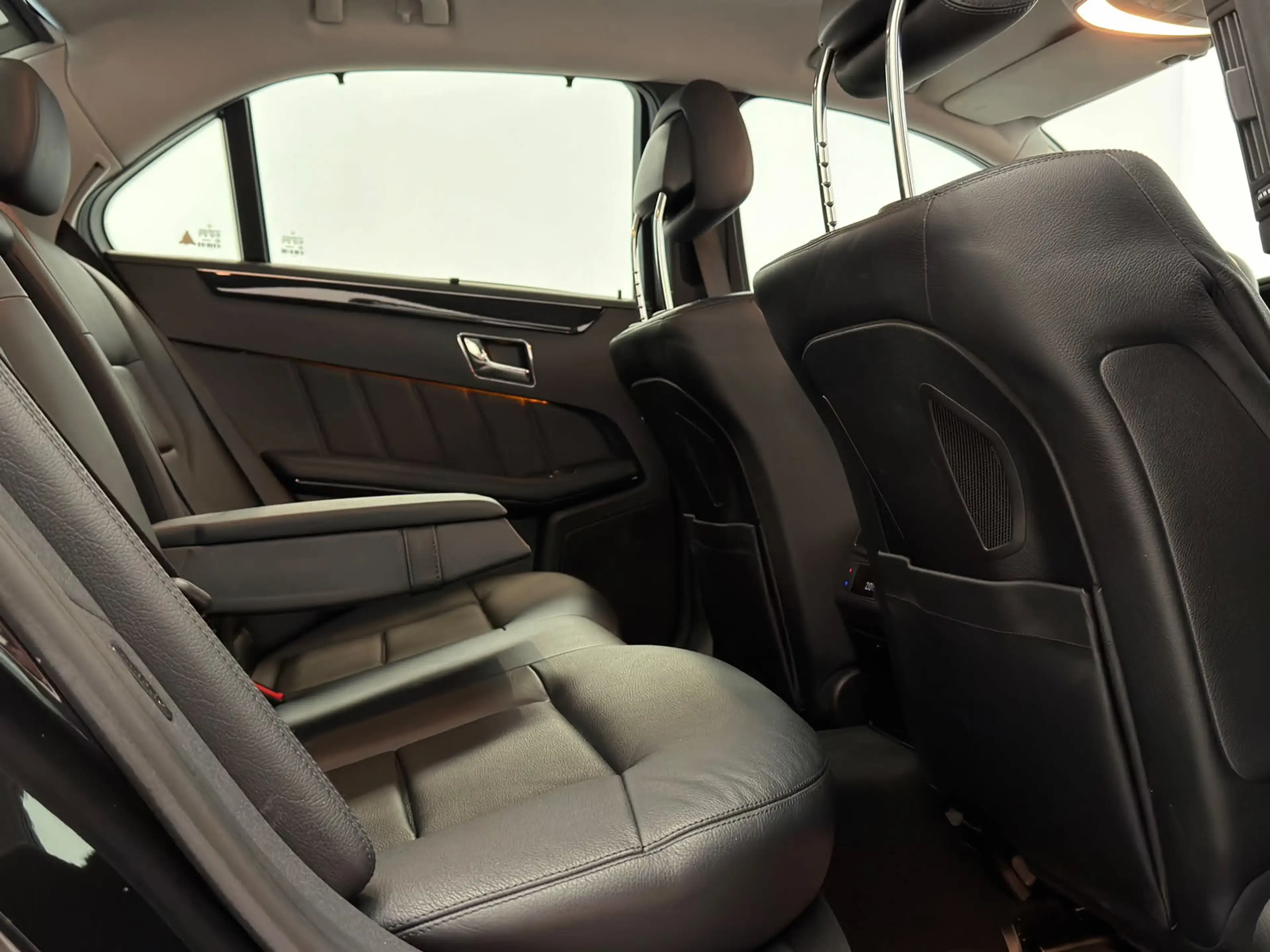 Mercedes-Benz E 350 CDI 4-Matic / AMG / Memory / Distronic / Standkach — photo 8