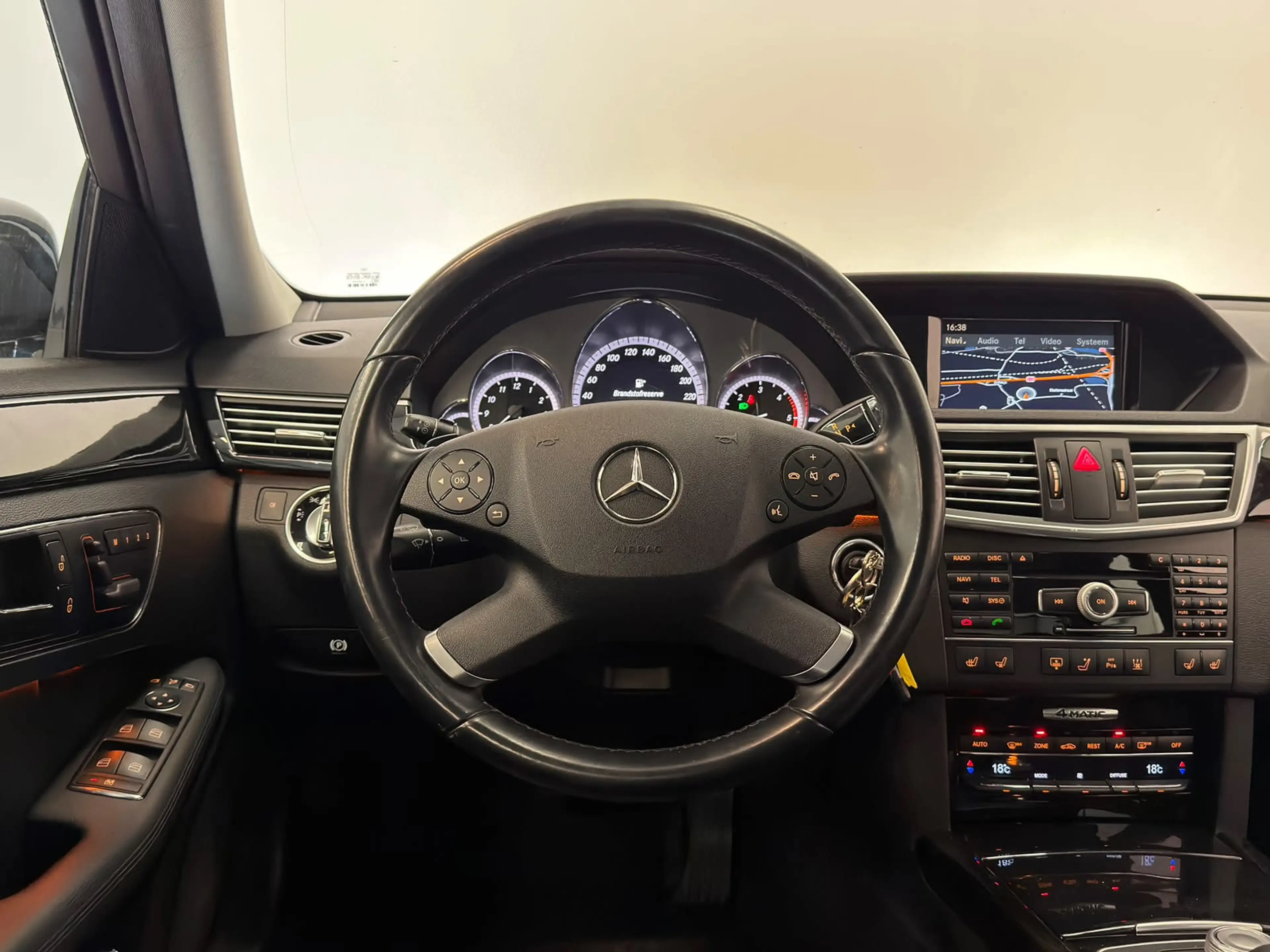 Mercedes-Benz E 350 CDI 4-Matic / AMG / Memory / Distronic / Standkach — photo 11