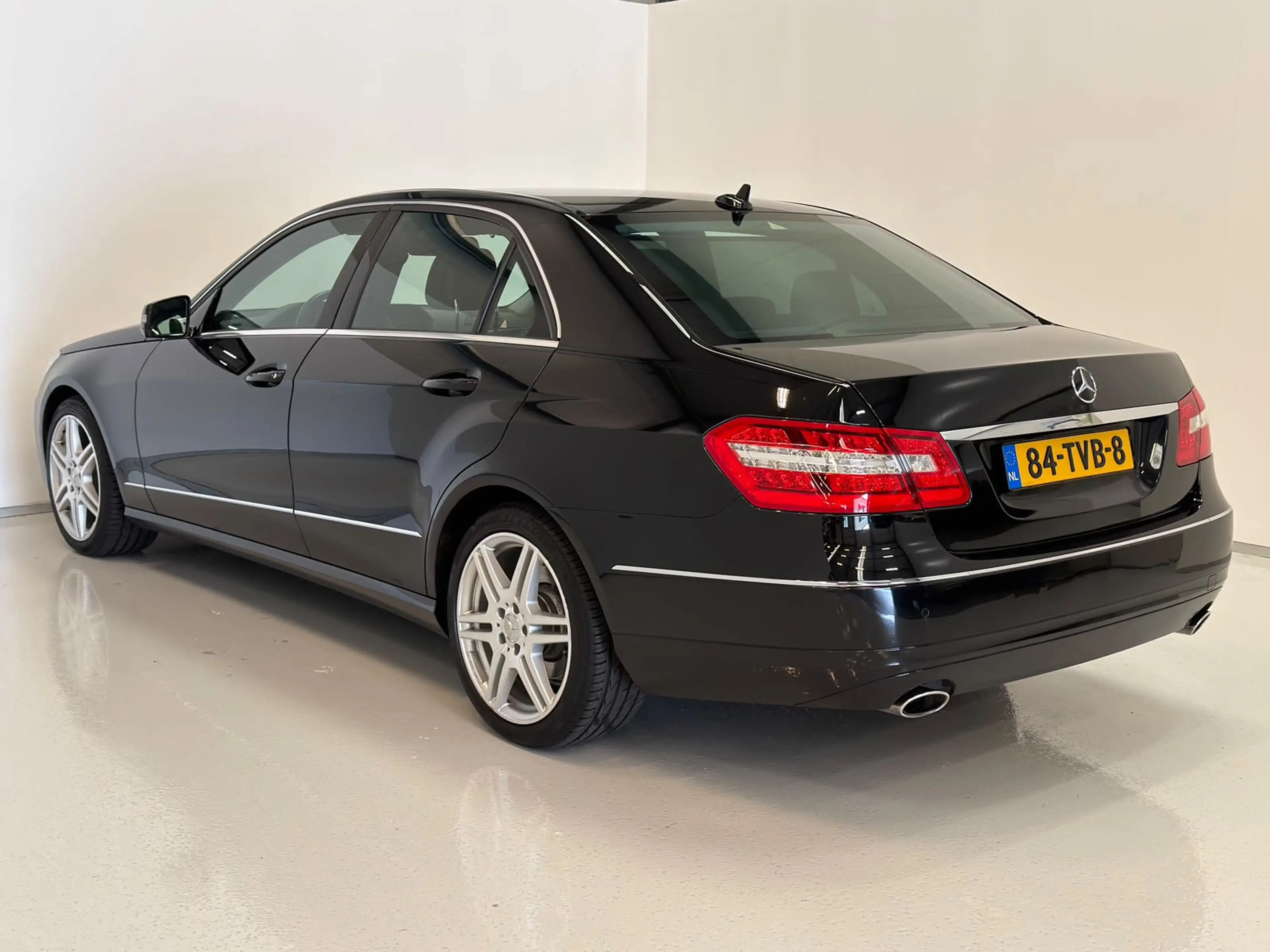 Mercedes-Benz E 350 CDI 4-Matic / AMG / Memory / Distronic / Standkach — photo 4
