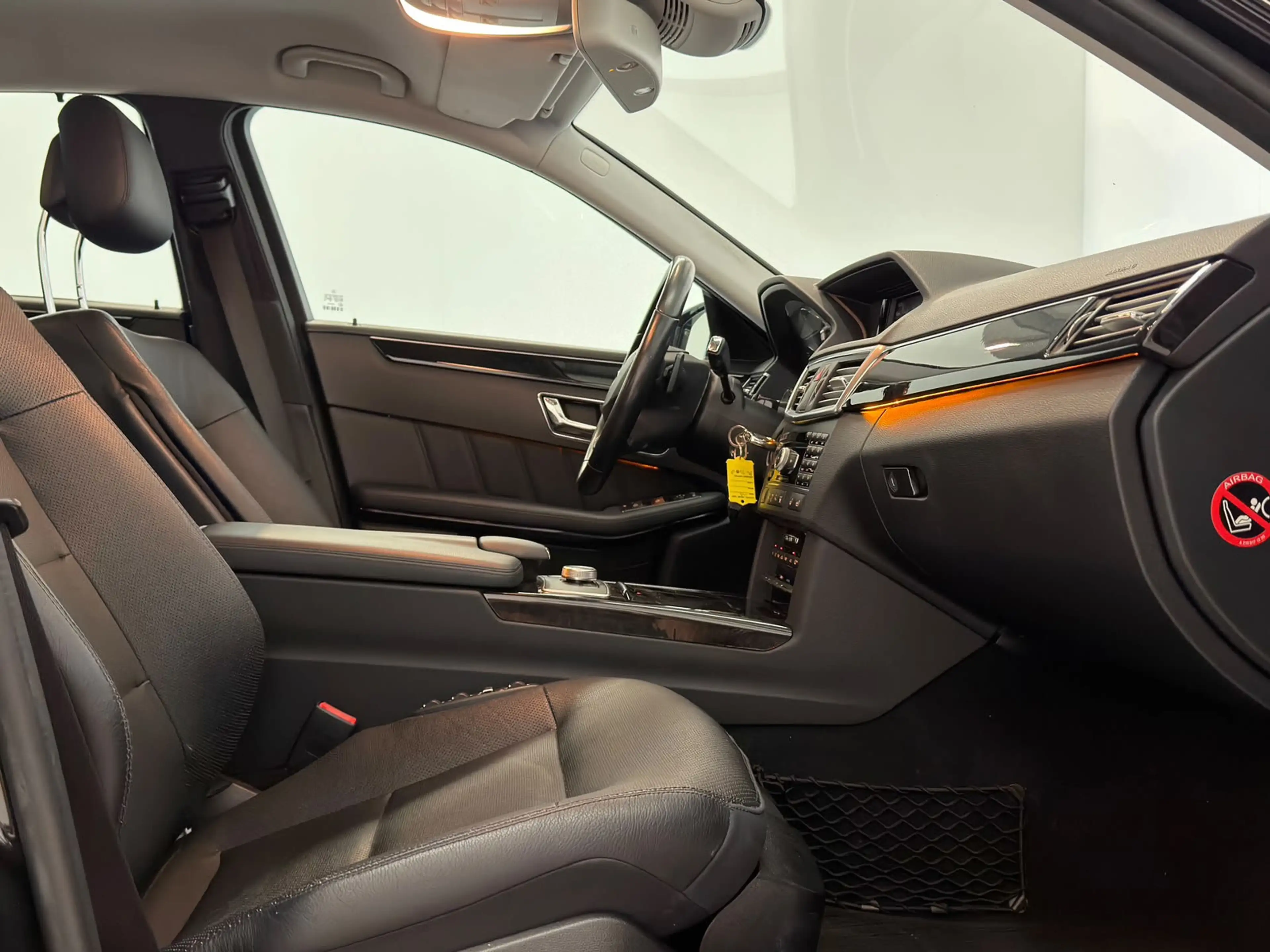 Mercedes-Benz E 350 CDI 4-Matic / AMG / Memory / Distronic / Standkach — photo 6