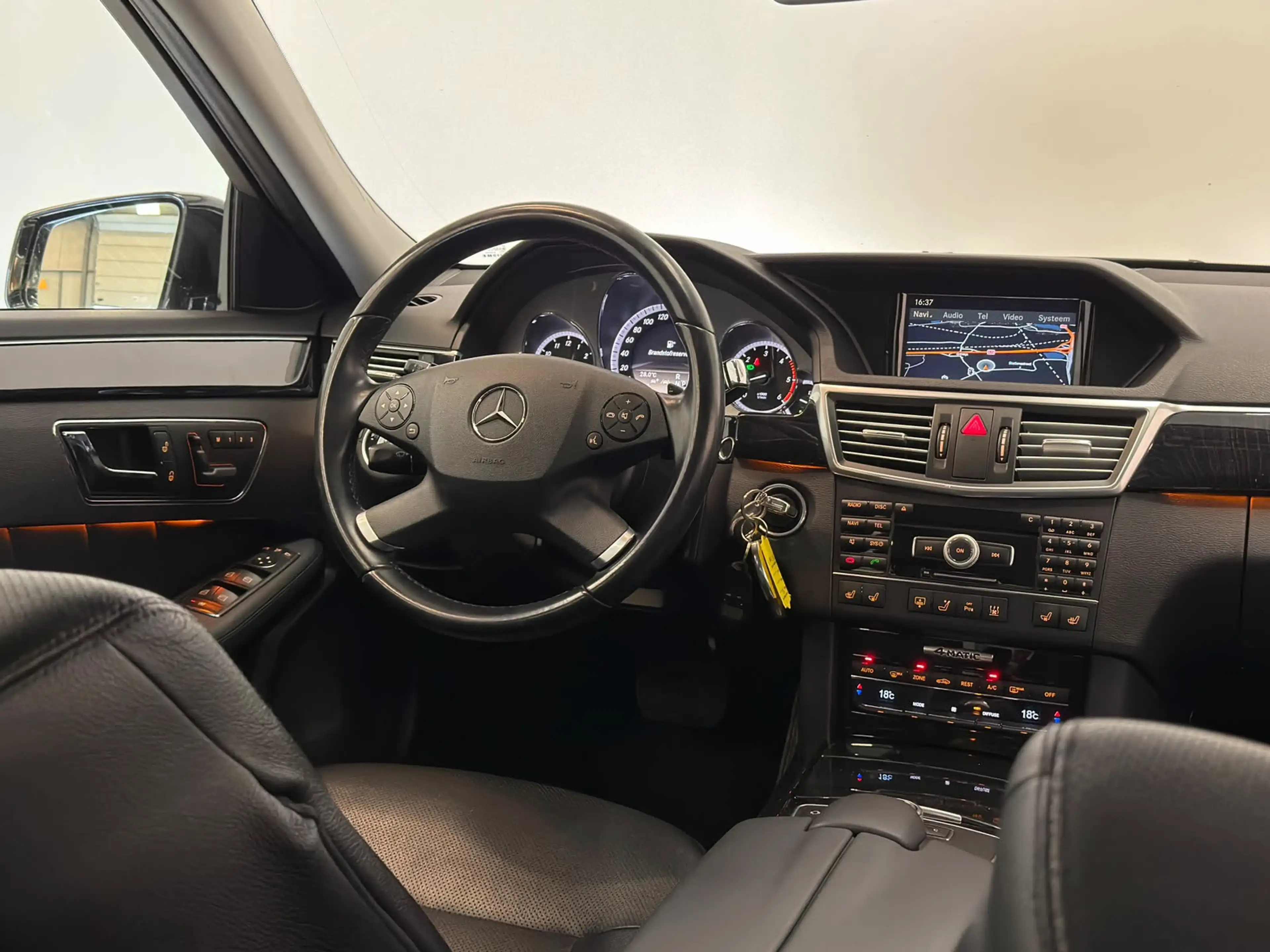 Mercedes-Benz E 350 CDI 4-Matic / AMG / Memory / Distronic / Standkach — photo 10