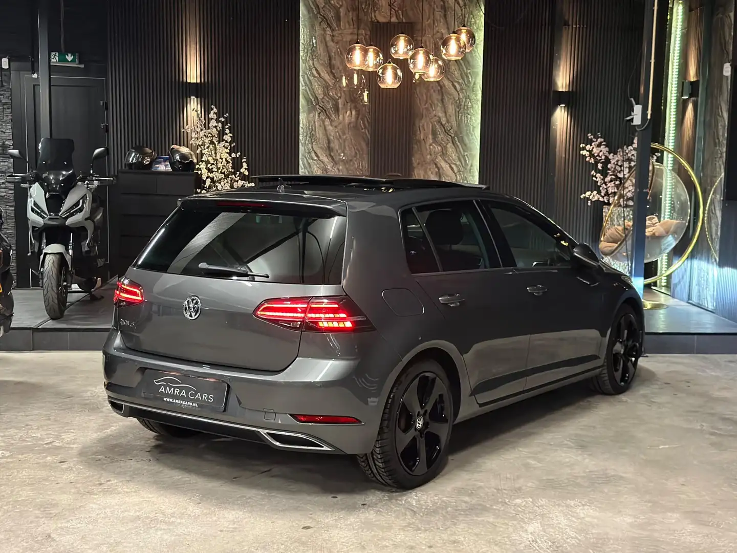 Volkswagen Golf 1.0 TSI Highline DSG|PANO|NAP Gris - 2
